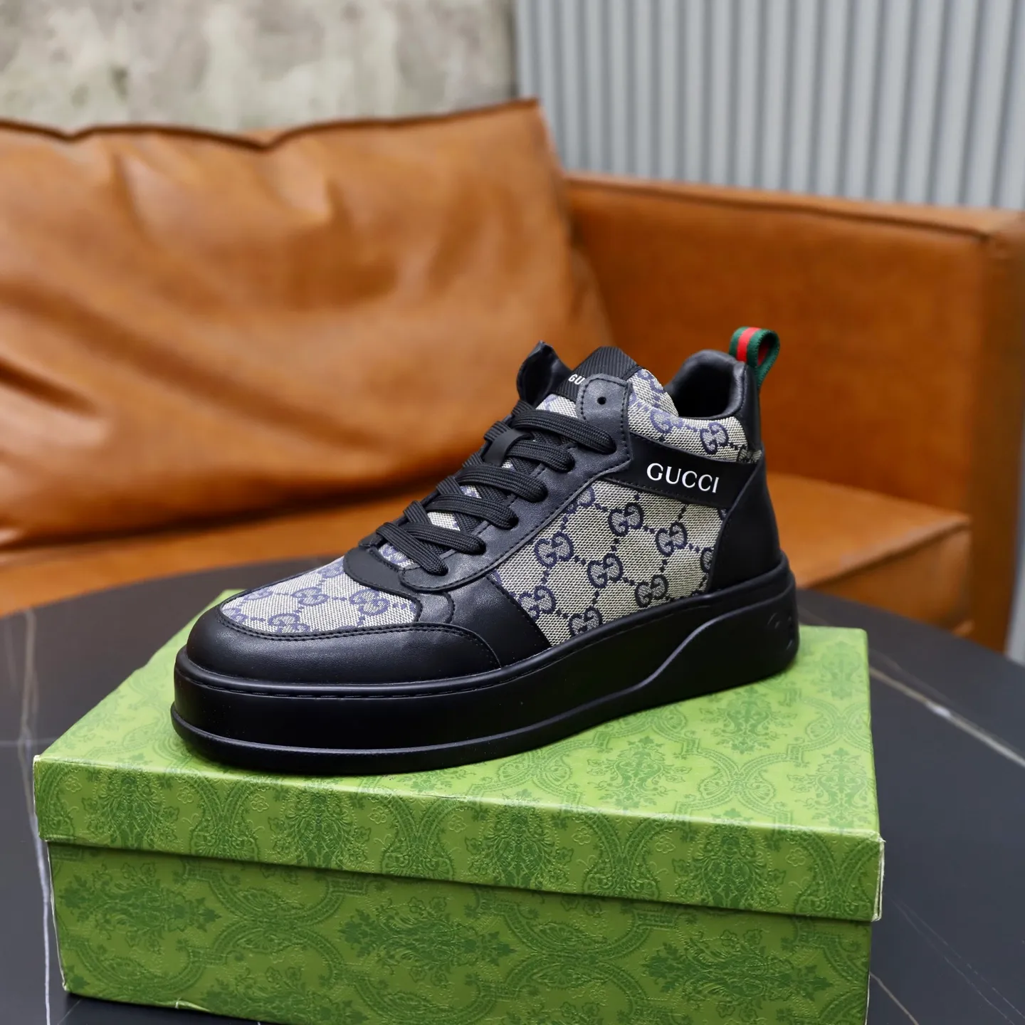 Ex-factory price: 442💰🙅‍♂️🙅‍♂️🙅‍♂️ Brand: GUCCI Standard code: 38-44 (45 customized) Grade: Same as the official website Material: Original cowhide material spliced with brand cloth Comfortable and breathable lining Lightweight and wear-resistant sports outsole Style category: Men's fashionable casual shoes Running sports shoes Distinguished luxury brand elements Top luxury color: actual picture color